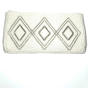 LA REGALE beaded Pearl clutch